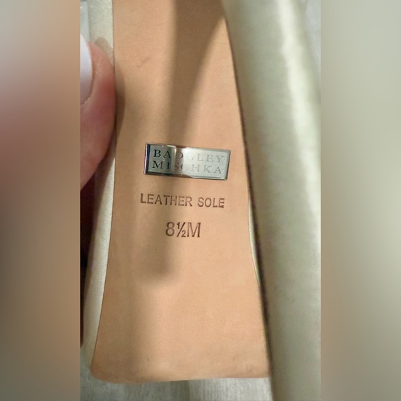 Badgley Mischka Peep Toe Heels, Size 8 1/2, Color Latte Satin - Picture 15 of 15